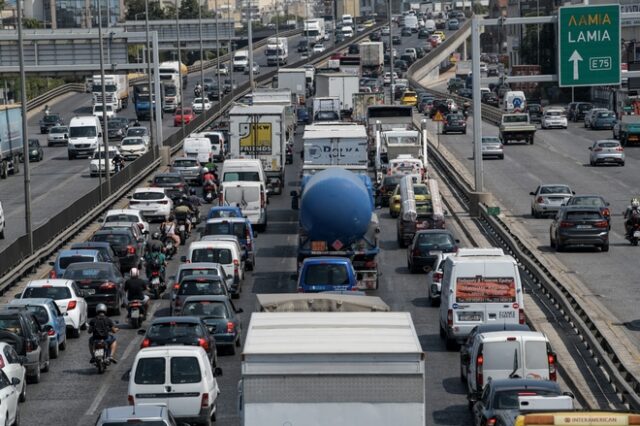 Κίνηση στους δρόμους: Καθυστερήσεις στην Κηφισίας λόγω χαλασμένου σηματοδότη