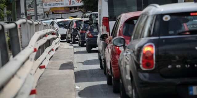 Κίνηση στους δρόμους: Άνοιξε η Εθνική Αθηνών – Κορίνθου – Δύο σοβαρά τραυματίες σε τροχαίο