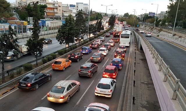 Κίνηση στους δρόμους: Προβλήματα σε πολλές περιοχές – LIVE ΧΑΡΤΗΣ