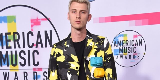 Machine Gun Kelly: Γρονθοκόπησε άνδρα που τον έσπρωξε στη συναυλία του