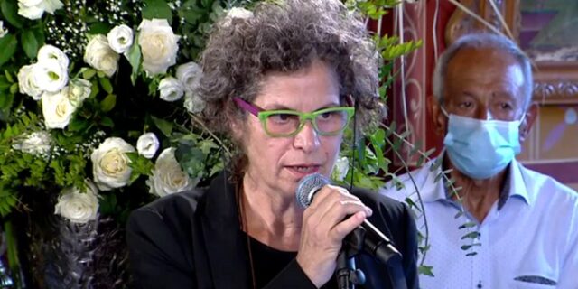 Μαργαρίτα Θεοδωράκη: Το σπαρακτικό τραγούδι με το οποίο αποχαιρέτησε τον πατέρα της