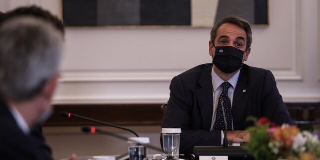 Η “πατάτα” του ανασχηματισμού και πώς το σύστημα εξουσίας προειδοποιεί τον Μητσοτάκη…
