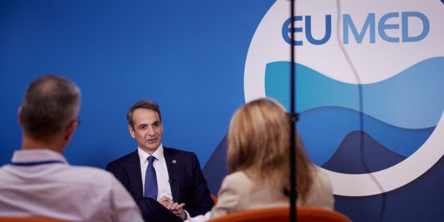 Μητσοτάκης στο Reuters: “Θα επιστρέψω στη μεσαία τάξη όσα της πήρε ο κ. Τσίπρας”