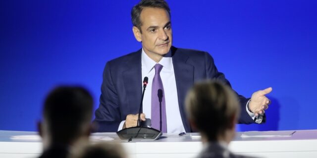 Μητσοτάκης χωρίς συναίνεση: Οι εκλογές, οι γαλοπούλες και τα δεξιόμετρα