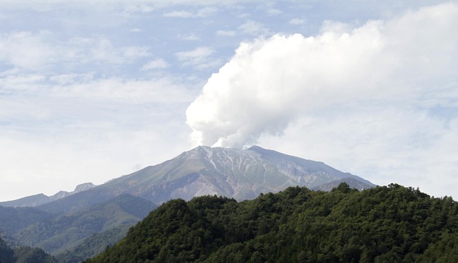 Ιαπωνία: Ανησυχία μετά από έκρηξη ηφαιστείου