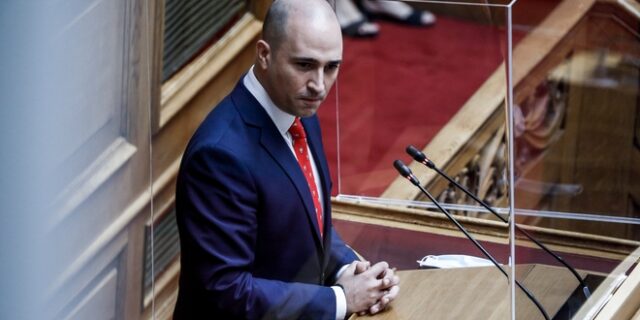 ΣΥΡΙΖΑ: Ο Μητσοτάκης δεν τόλμησε να τον διαγράψει γιατί ο ίδιος είναι Μπογδάνος