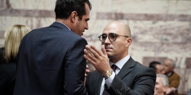 Οι “κλώνοι” ξεπέρασαν τα “δέντρα” και φτύνουν το “κεντρώο” αφήγημα του Κυριάκου Μητσοτάκη…