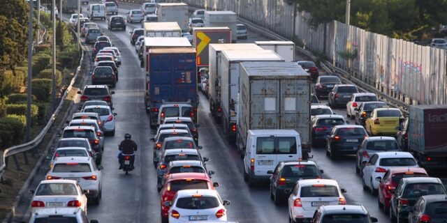 Κίνηση στους δρόμους: Στο “κόκκινο” Κηφισός και Αττική Οδός – LIVE ΧΑΡΤΗΣ