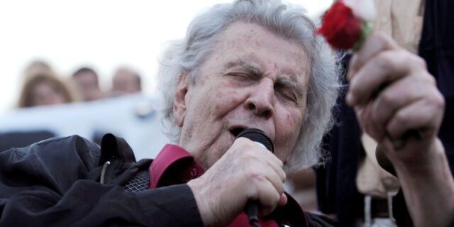 Μίκης Θεοδωράκης: Δωρεάν μετακίνηση για την κηδεία του στα Χανιά