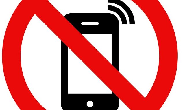 Generation mute: Ο λόγος που οι νέοι έχουν “κλειστό” τον ήχο στα κινητά τηλέφωνα