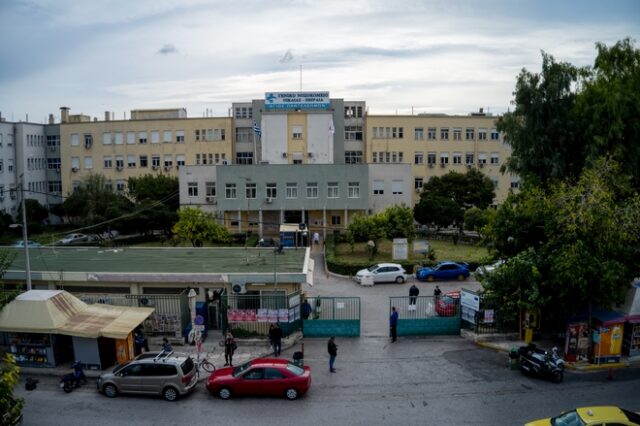 Σοκ στη Νίκαια: Επίθεση σε 64χρονη με καυστικό υγρό έξω από το νοσοκομείο