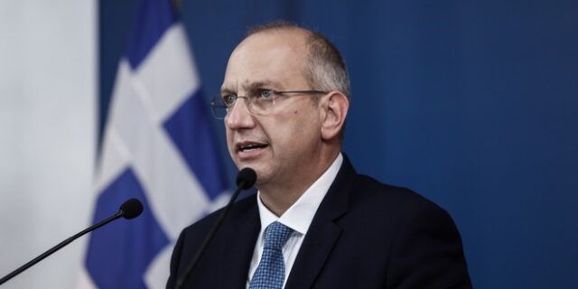 Οικονόμου για Τσίπρα: “Δικαιολογίες και υπεκφυγές για να καταψηφίσει την αμυντική συμφωνία”