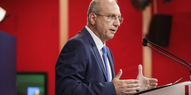 Οικονόμου: Οι εμβολιασμένοι δικαιούνται προνόμια
