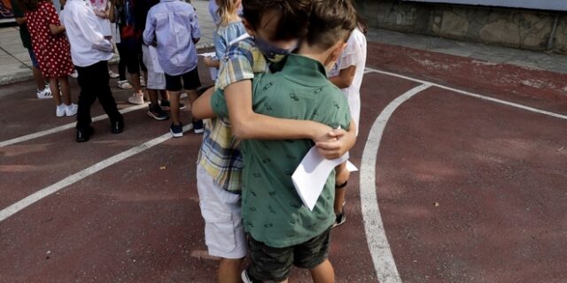 Σχολεία: Ουδείς γνωρίζει επίσημα πόσοι μαθητές εντοπίστηκαν θετικοί με τα self test