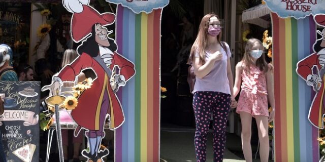 Με rapid test 48 ωρών θα μπαίνουν οι ανήλικοι σε κλειστούς χώρους εστίασης