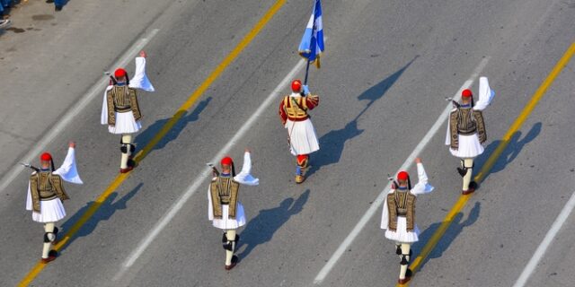 Γεωργιάδης: Παρελάσεις ανάλογα με την επιδημιολογική εικόνα κάθε περιοχής