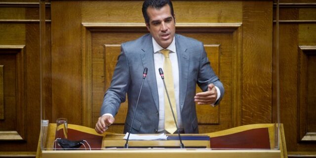 Πλεύρης: Κάτω από τις 10.000 οι αναστολές εργασίας ανεμβολίαστων υγειονομικών