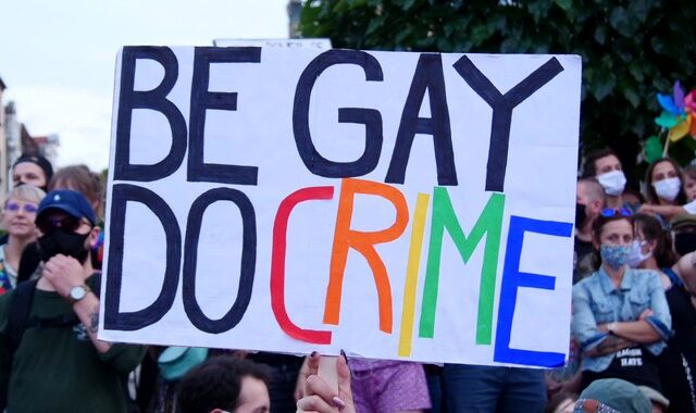 Η ΕΕ απειλεί την Πολωνία με οικονομικές κυρώσεις, για τις “ζώνες χωρίς ΛΟΑΤΚΙ+”