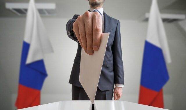 Ρωσία: Σωσίες, σταρ και φυλακισμένοι αντιφρονούντες συνθέτουν το εκλογικό τοπίο
