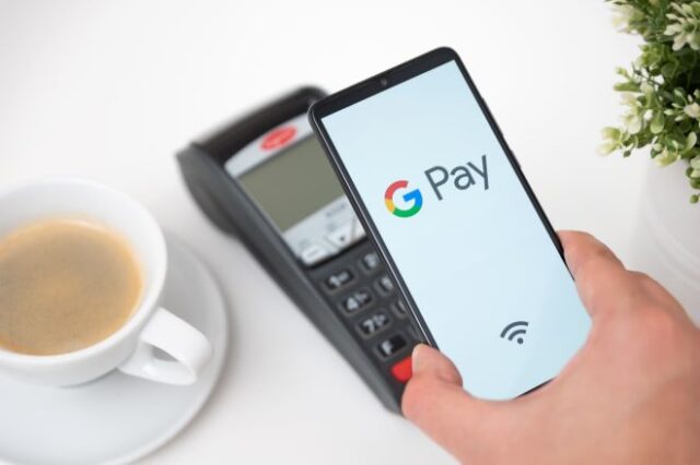 Google Pay: Διαθέσιμο και στην Ελλάδα – Το κινητό τηλέφωνο μετατρέπεται σε πορτοφόλι