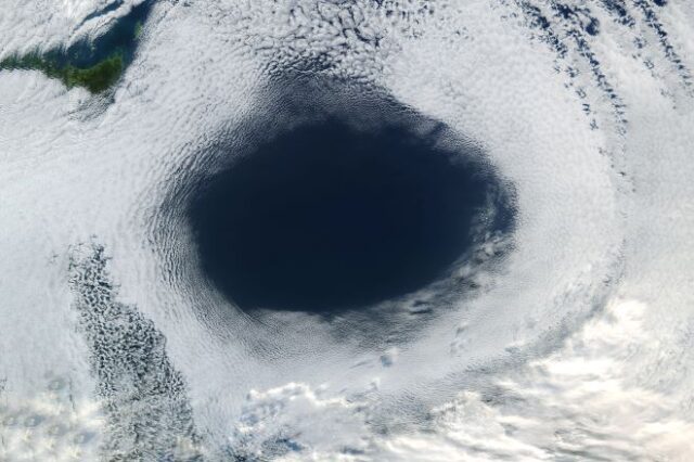 Η τρύπα του όζοντος στον Νότιο Πόλο είναι πλέον μεγαλύτερη και από την Ανταρκτική
