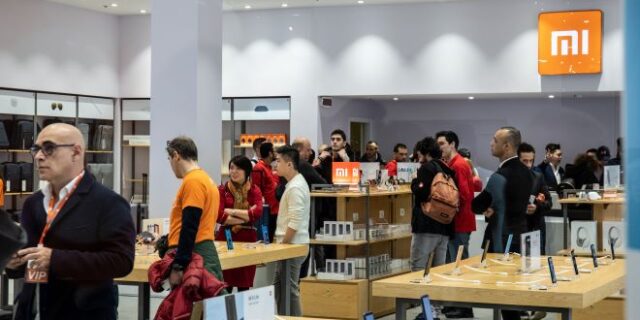 Λιθουανία: Η κυβέρνηση ζητά από τους πολίτες να πετάξουν τα κινεζικά τηλέφωνα