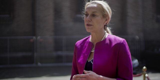 Ολλανδία: Παραιτήθηκε η υπουργός Εξωτερικών