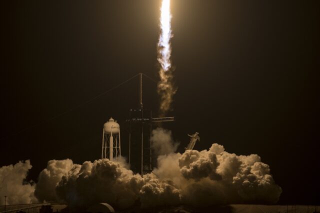 SpaceX: Έτοιμη η πρώτη διαστημική αποστολή με πολίτες
