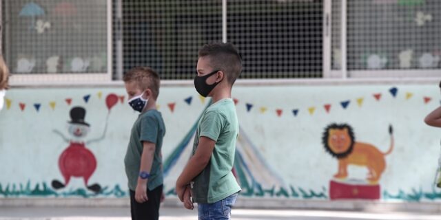 Κορονοιός: Μία εβδομάδα στο σχολείο έφερε εκτόξευση κρουσμάτων στα παιδιά
