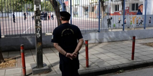 Κορονοϊός: Εισβολή αρνητή γονέα σε σχολείο στη Θέρμη – Έσπρωξε τη διευθύντρια