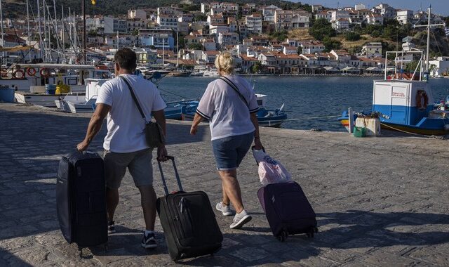 Σχεδόν στο σύνολό τους λειτουργούν τα ξενοδοχεία στο Νότιο Αιγαίο