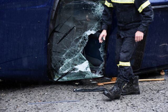 Τροχαίο ατύχημα στον Άγιο Στέφανο με έναν νεκρό και έναν τραυματία