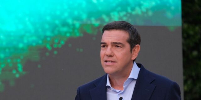 Τσίπρας για Σταυρούπολη: “Η κυβέρνηση νίπτει τας χείρας της για να μη χάσει το ακροδεξιό ακροατήριο”