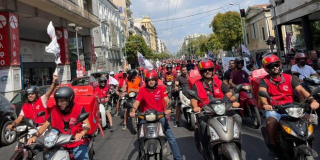 Efood: Μαζική κινητοποίηση από χιλιάδες διανομείς οδηγούς δικύκλων – 24ωρη απεργία την Παρασκευή