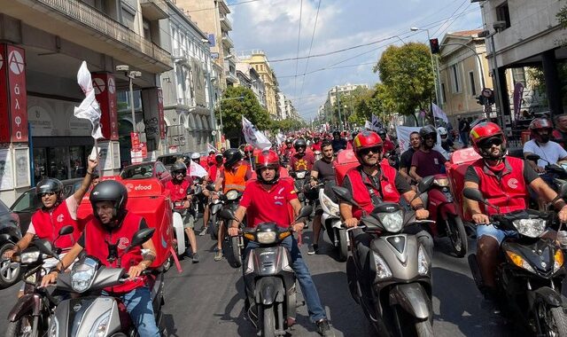 Efood: Μαζική κινητοποίηση από χιλιάδες διανομείς οδηγούς δικύκλων – 24ωρη απεργία την Παρασκευή