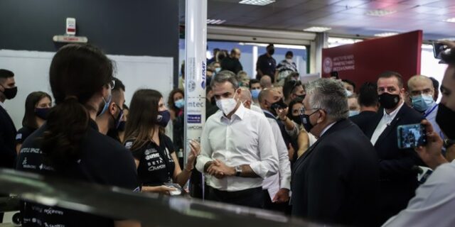 ΔΕΘ 2021: Η βόλτα Μητσοτάκη στα περίπτερα – Ξεκινά ο διαγωνισμός για τα λεωφορεία νέας γενιάς