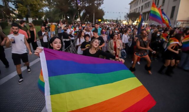 Thessaloniki Pride: Η συμπρωτεύουσα στα χρώματα του ουράνιου τόξου – Χιλιάδες στην πορεία Υπερηφάνειας