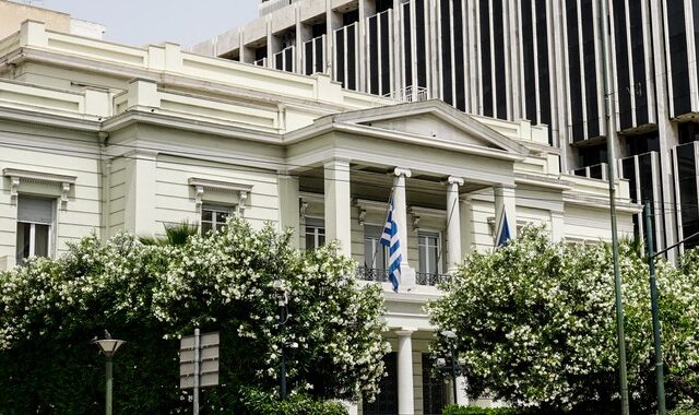 ΥΠΕΞ: “Καταδικάζουμε τις μονομερείς και παράνομες ενέργειες της Τουρκίας στα Βαρώσια”