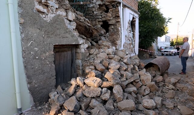 Σεισμός στην Κρήτη: Ακατάλληλο σχεδόν το 80% των σπιτιών – Καταφτάνουν κοντέινερ για τους σεισμόπληκτους
