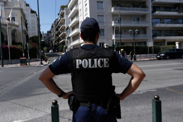 Σε διαθεσιμότητα αντιεμβολιαστής αστυνομικός που “ανέβαζε” βίντεο στο διαδίκτυο