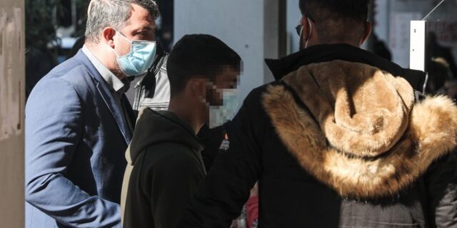 Πέραμα – 15χρονος: “Εγώ οδηγούσα – Πρώτα μας πυροβόλησαν και μετά έκανα όπισθεν”