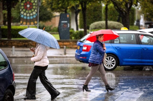 Καιρός: Βροχές και καταιγίδες το επόμενο τριήμερο