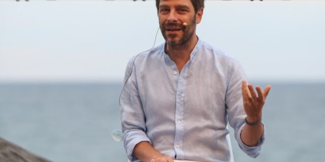 Γιατρομανωλάκης στο NEWS 24/7: “Στην Ελλάδα δεν υπάρχει ΛΟΑΤΚΙ+ κοινότητα”