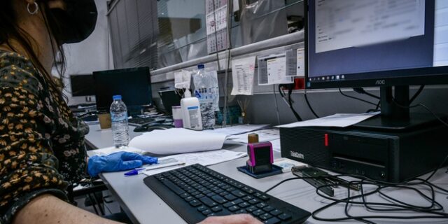 ΑΑΔΕ: Δείτε τις 4 νέες ψηφιακές απλοποιημένες φόρμες για οφειλές, ενάρξεις και μεταβολές στοιχείων
