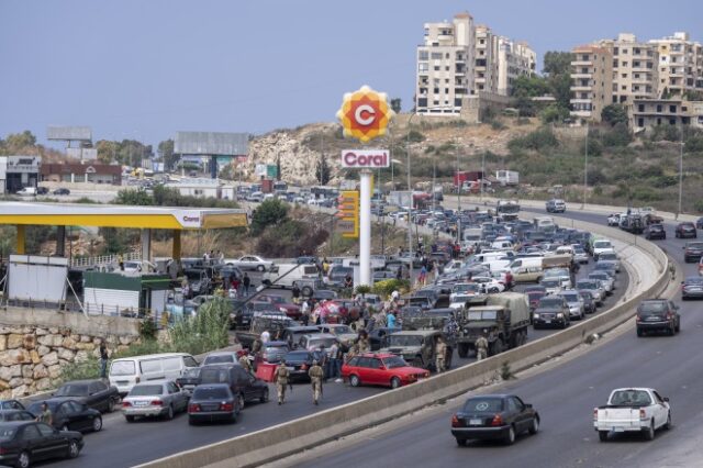 Ο Λίβανος στο “σκοτάδι” – Χωρίς ρεύμα και καύσιμα όλη η χώρα
