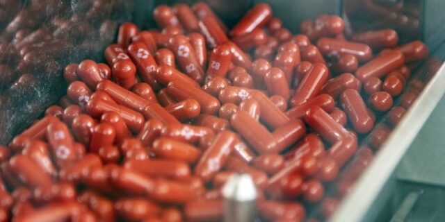 ΕΜΑ: Ξεκινά η αξιολόγηση του χαπιού της Merck κατά της Covid-19