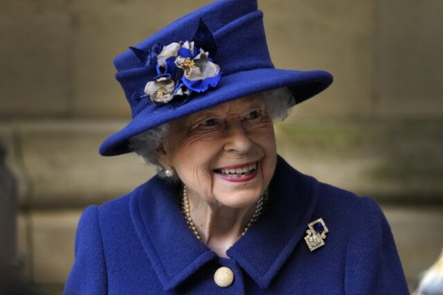 Βρετανία: Η βασίλισσα Ελισάβετ επέστρεψε στις επίσημες υποχρεώσεις της