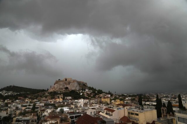 Κακοκαιρία Μπάλλος: Καταιγίδα μικρής διάρκειας στην Αττική – Η πρόβλεψη του Θοδωρή Κολυδά για τις επόμενες ώρες