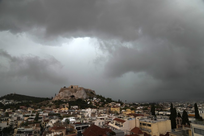 Κακοκαιρία Μπάλλος: Καταιγίδα μικρής διάρκειας στην Αττική – Η πρόβλεψη του Θοδωρή Κολυδά για τις επόμενες ώρες