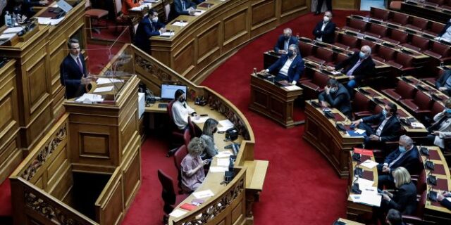 Γιατί δεν έπεισε τα κόμματα του κέντρου και της αριστεράς η διαγραφή Μπογδάνου
